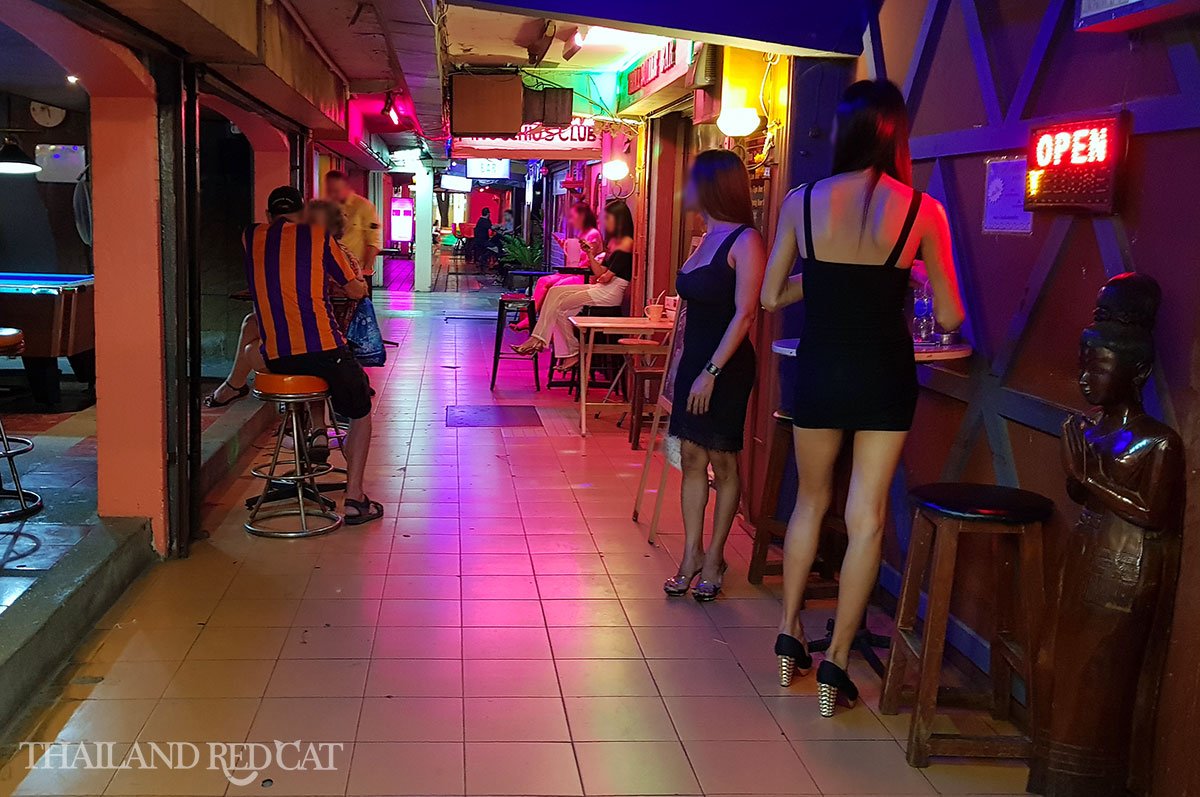 Asian Ladyboys Fuck Yeah - How to Hook Up with a Ladyboy in Bangkok | Thailand Redcat