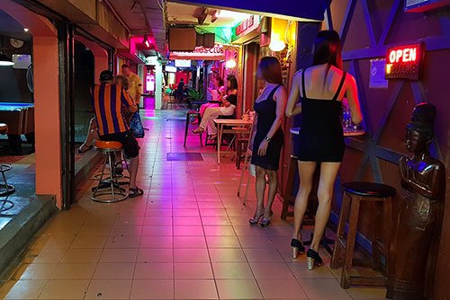 500px x 334px - How to Hook Up with a Ladyboy in Bangkok | Thailand Redcat